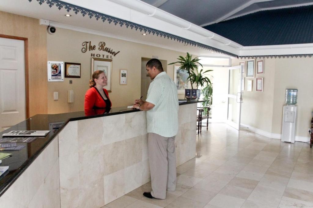 The Russel Hotel Κνύσνα Εξωτερικό φωτογραφία